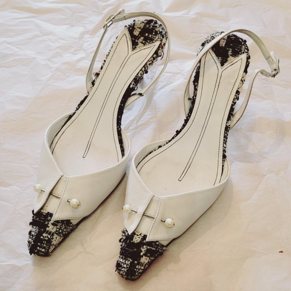 Vintage Chanel houndstooth sling back shoes